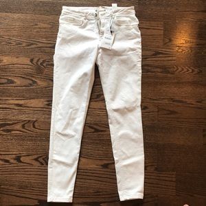 Zara Mid Rise White Skinny Jeans never worn